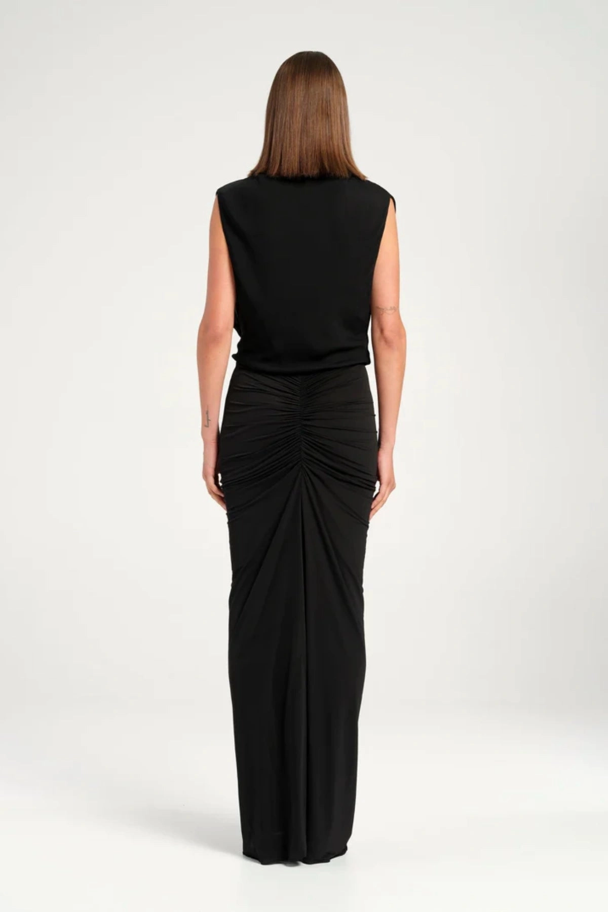 Willow Maxi Dress Black and Effortless fit dress.