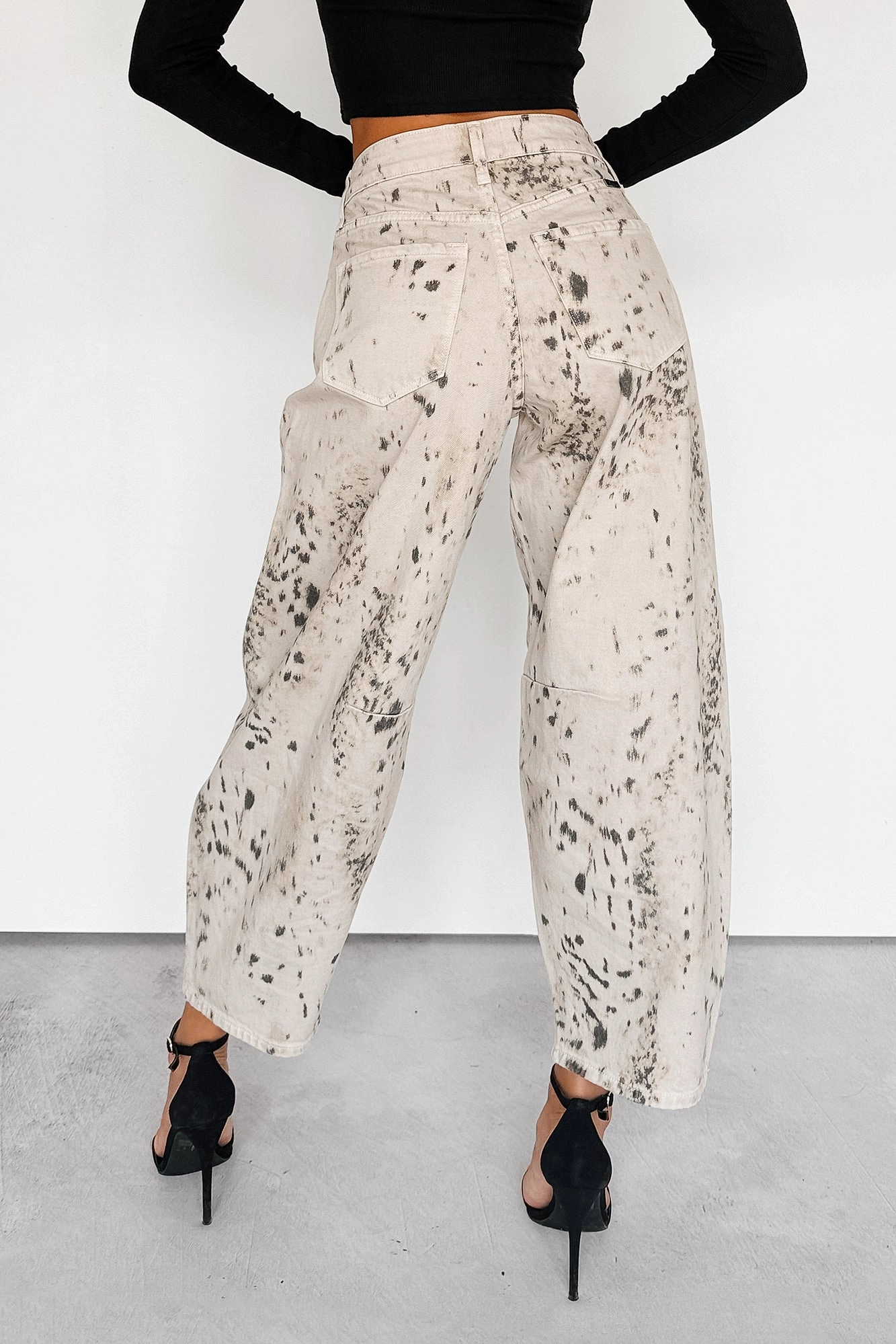 Zane High Rise Printed Barrel Kancan Jeans (Beige/Black) StainResistantCoating